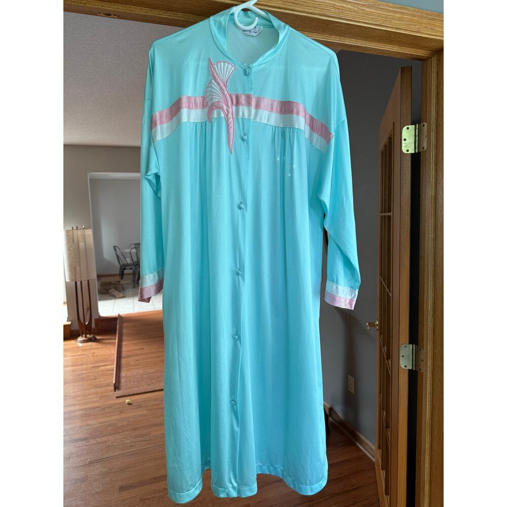Vanity fair vinatge satin blue/pink night gown womens L